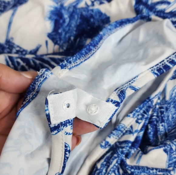 ‼️NEW‼️Blue and White Patterned Swimsuit Size M - Picture 5 of 8
